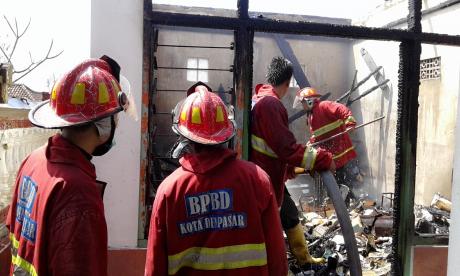 Kebakaran di jalan plawa denpasar