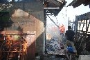 Kebakaran Kios dan Gudang Barang di Pasar Sumuh