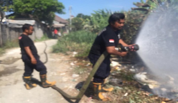 Kebakaran di Jalan Pakuk Sari Sesetan
