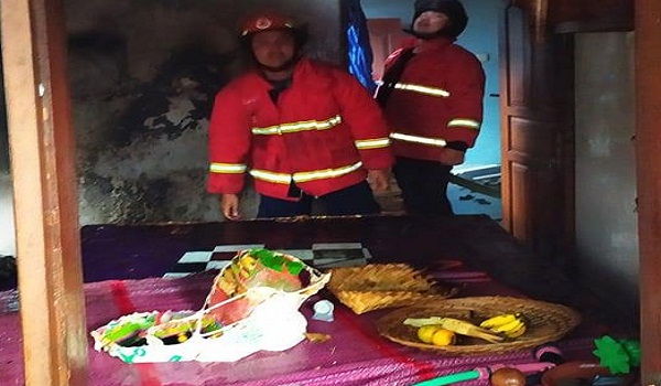 Kebakaran di Jalan Gunung Catur