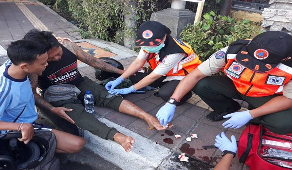 Kecelakaan Lalu Lintas di Jalan Gatot Subroto Simpang Ahmad Yani
