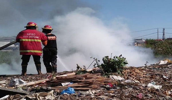 Kebakaran di Jalan Mahendradatta