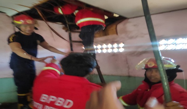 Kebakaran di Jalan Wibisana Barat
