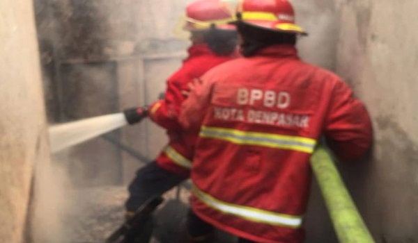 Kebakaran di Jalan Wr.Supratman Kesiman
