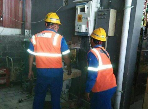 Percikan Api di Jalan Kebo Iwa 