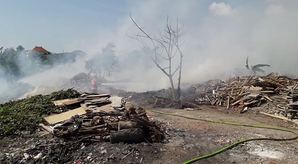 Kebakaran di Jalan Padang Galak Sanur