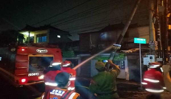 Kebakaran di Jalan Dewi Madri