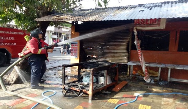 Kebakaran di Jalan Nangka Selatan