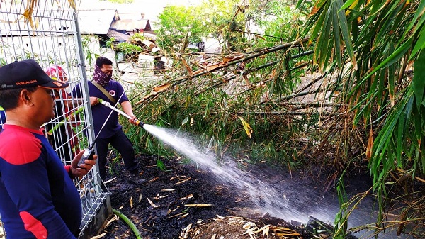 Kebakaran di Jalan Purba Indah Raya Penamparan