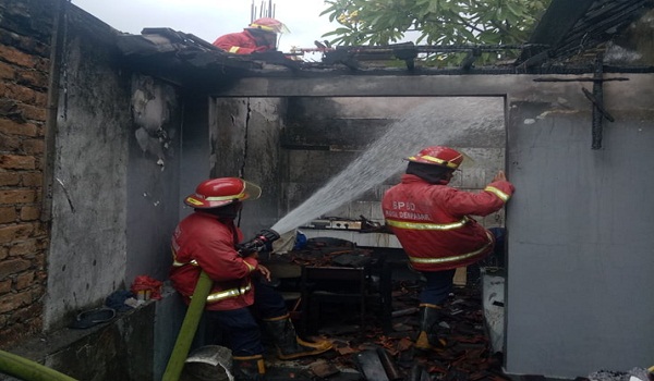 Kebakaran di Jalan Wibisana Barat