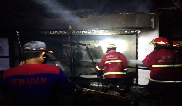 Kebakaran Warung di Jalan Tanjung Sanur